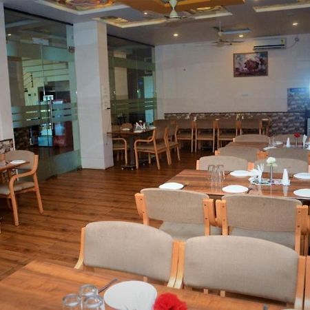 Hotel Swamiraj Indāpur Kültér fotó