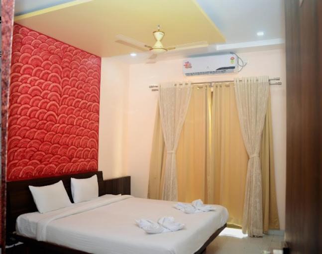 Hotel Swamiraj Indāpur Kültér fotó